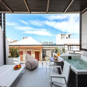 https://porta-suites.rethymnohotels.net